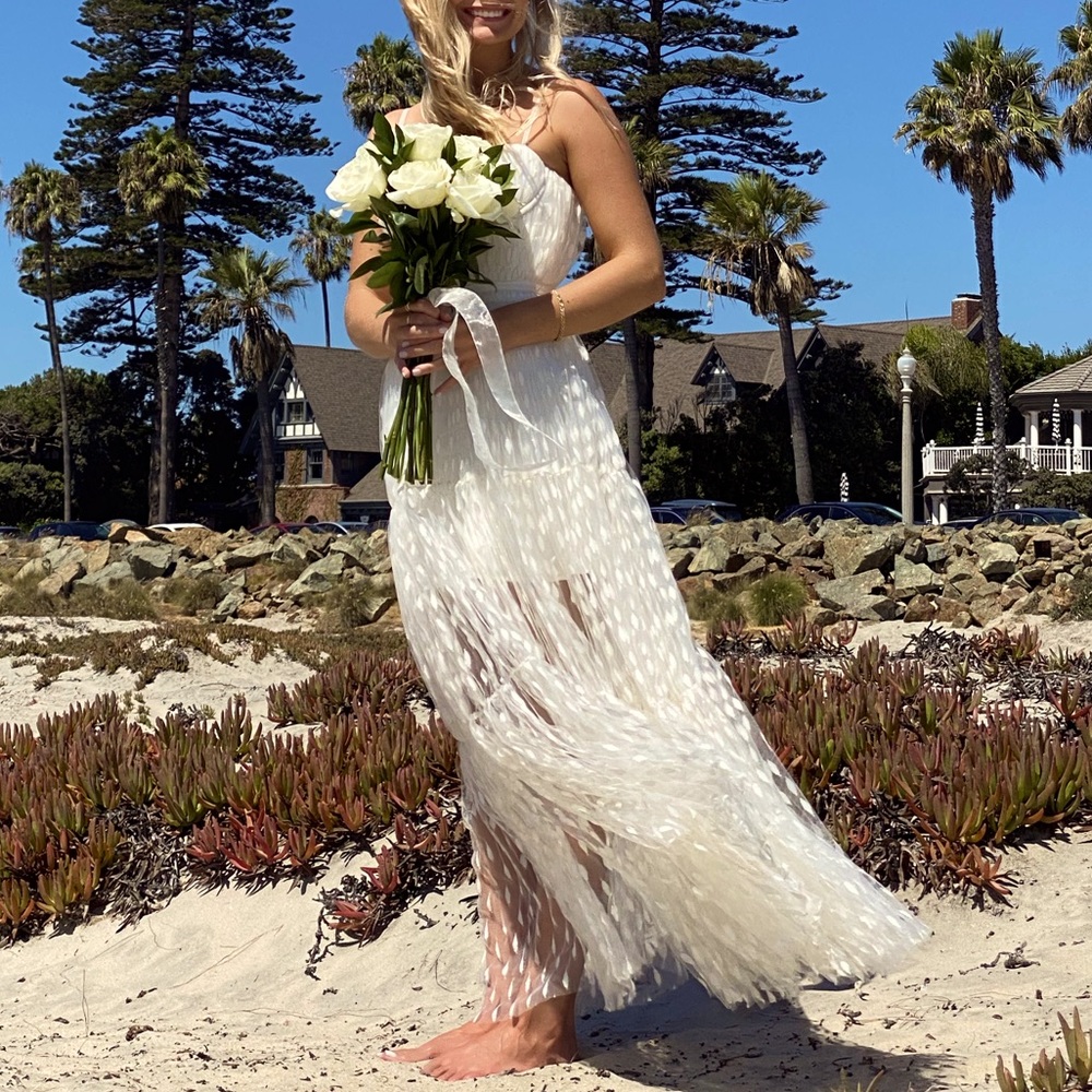 ✨✨ White lace Belle wedding dress ✨✨